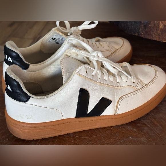 Veja Women’s White and Black Sneakers with Gum Soles - Picture 6 of 6